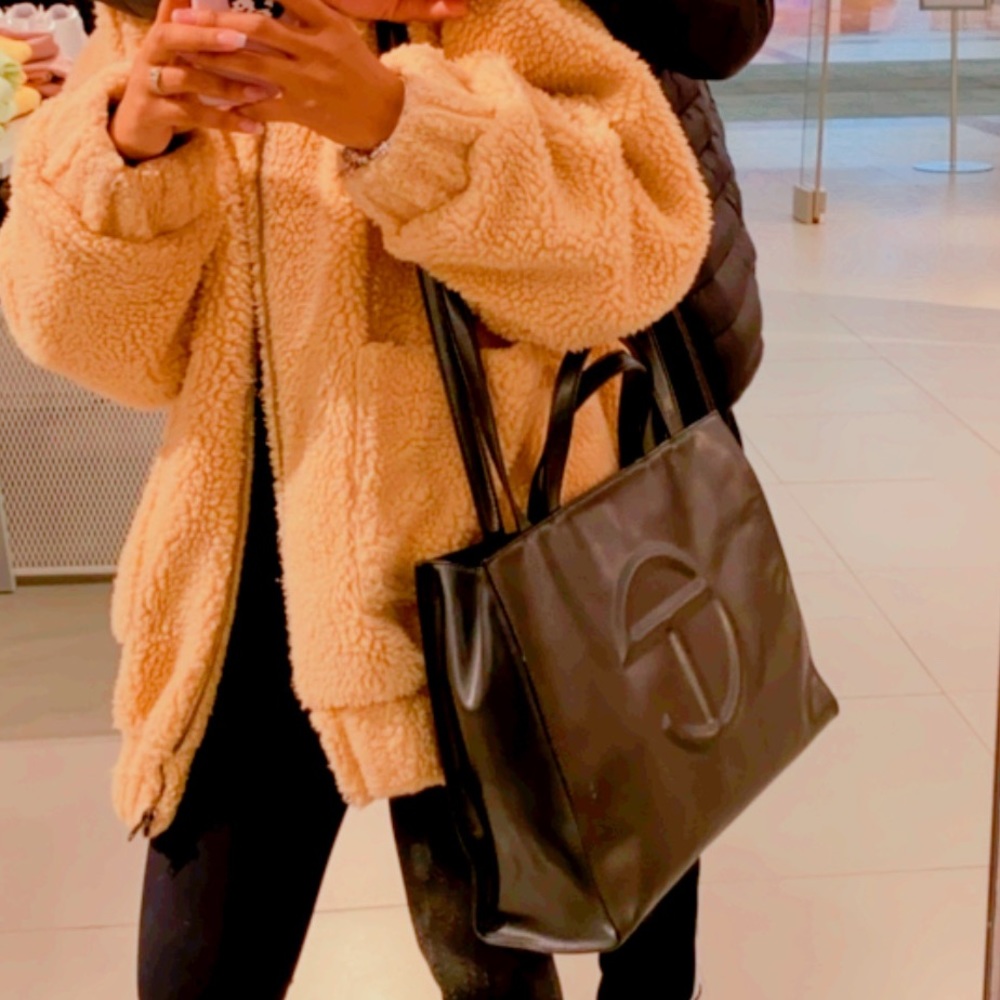 BLACK MEDIUM TELFAR BAG